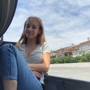 Meet your Posher, Madalyn